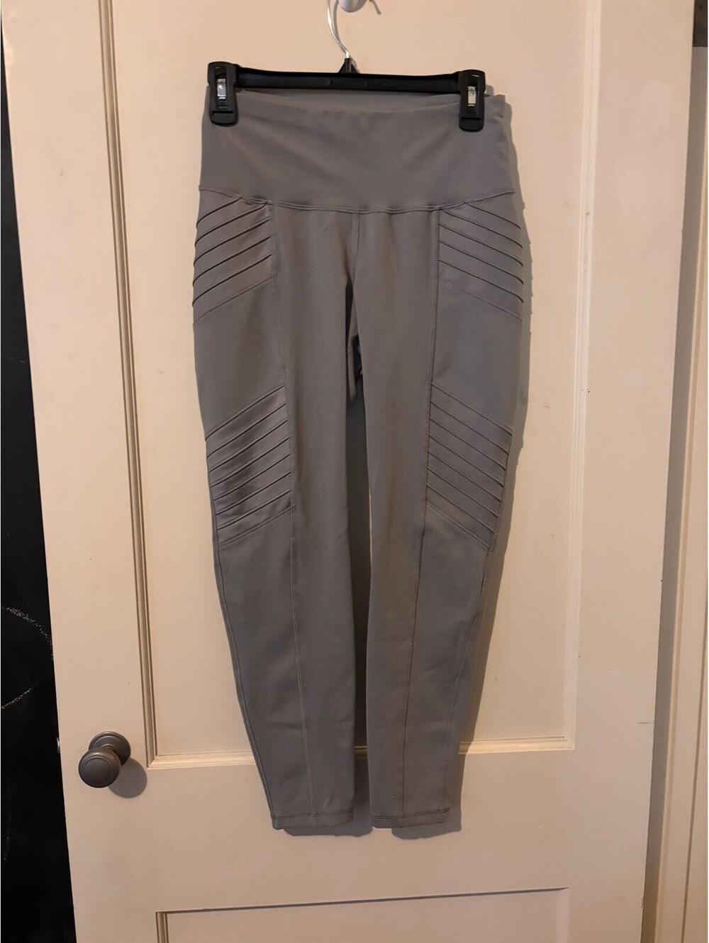 Old Navy Active Women's Gray Moto-Style Leggings Size M